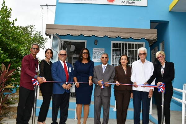 Inauguran la Farmacia del Pueblo 550 en Río Arriba, Baní