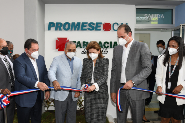 Promese/Cal inaugura la más grande y moderna Farmacia del Pueblo en Ciudad Sanitaria Luis E. Aybar