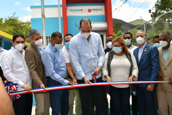 Promese/Cal inaugura en Azua cuatro Farmacias del Pueblo